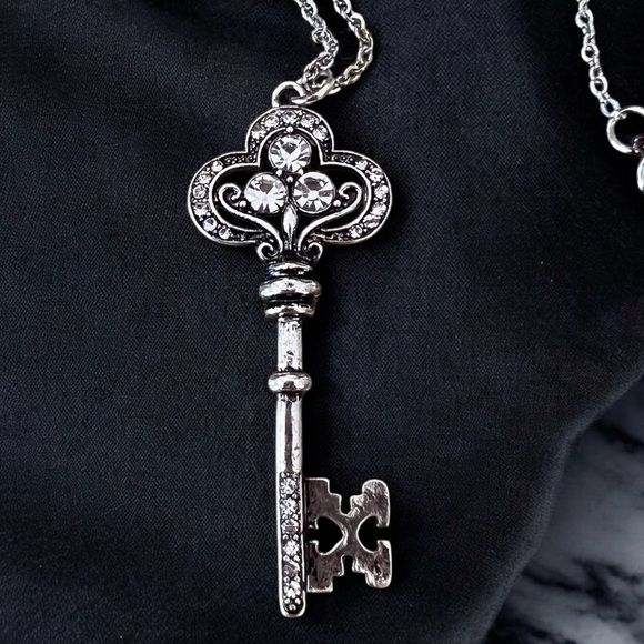 Key pendant charm necklace Key charm necklace Key pendant jewellery Rhinestones - Picture 9 of 17